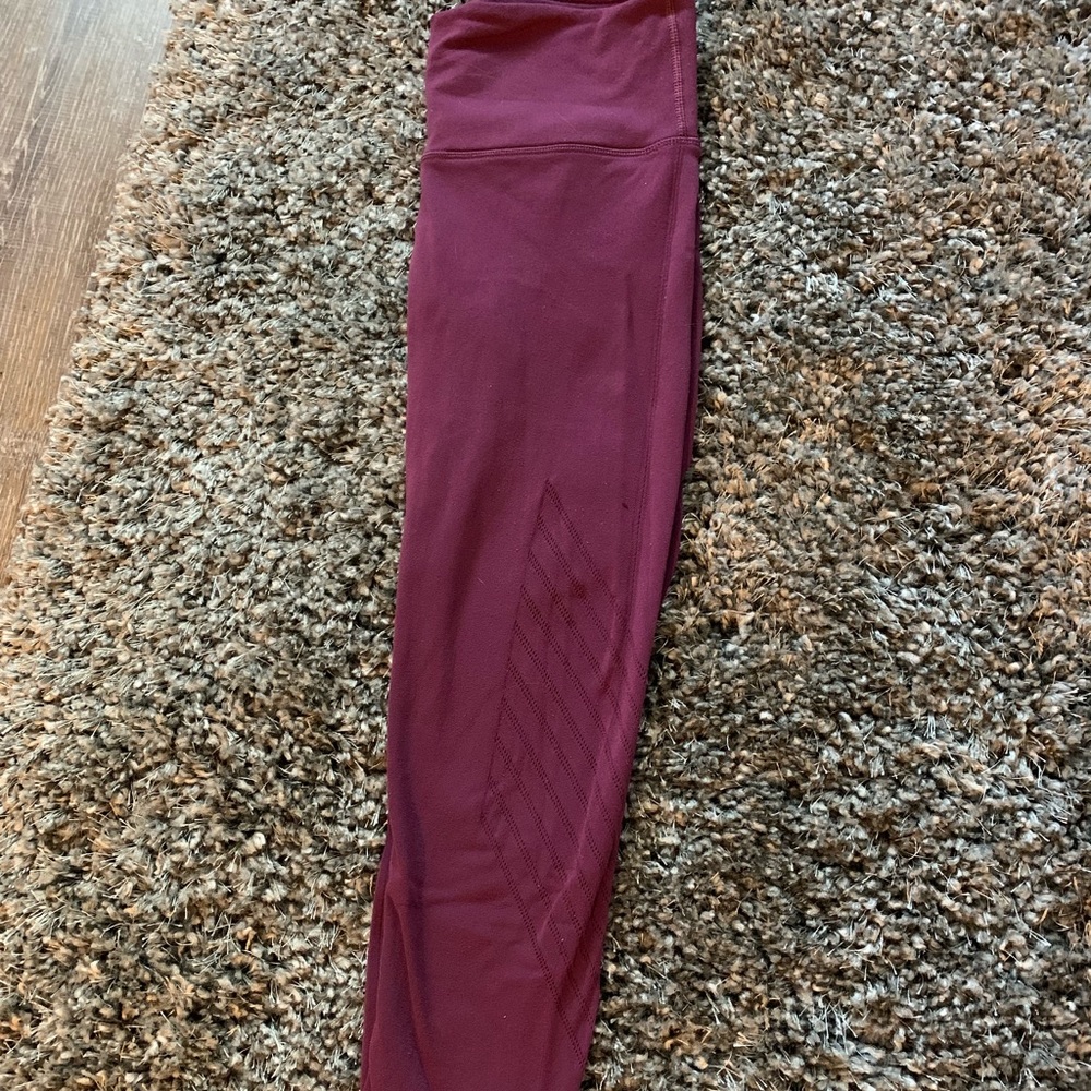 Lululemon crop leggings in maroon